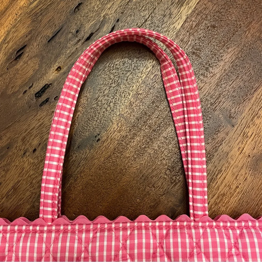 VINTAGE Vera Bradley Pink Silk Quilted Small Handbag - Retired Pattern